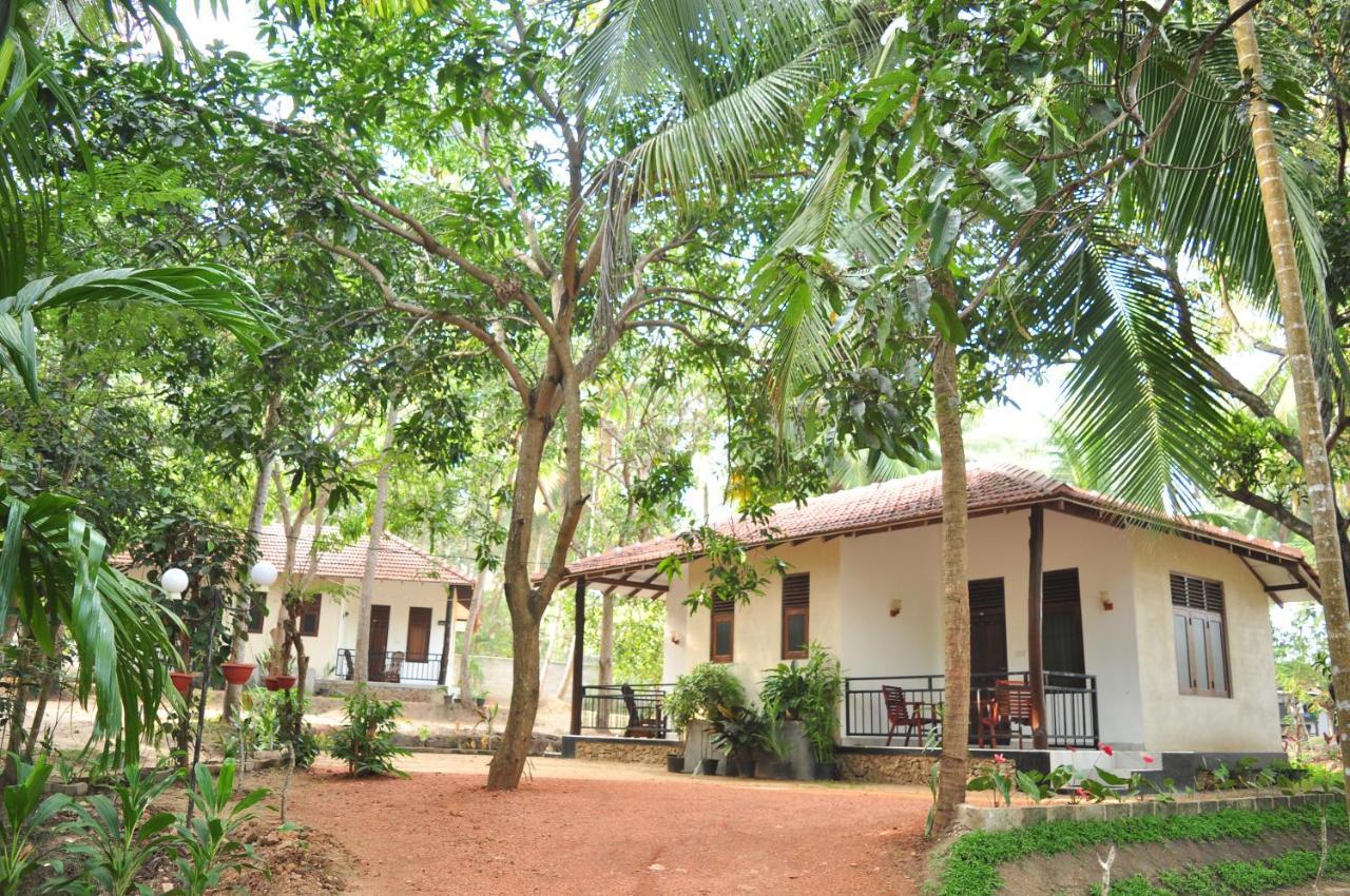 Soba Lanka Holiday Resort Melsiripura Екстериор снимка
