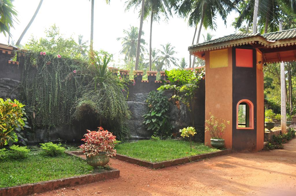 Soba Lanka Holiday Resort Melsiripura Екстериор снимка