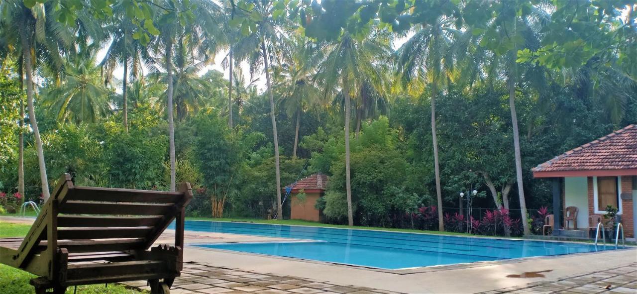 Soba Lanka Holiday Resort Melsiripura Екстериор снимка