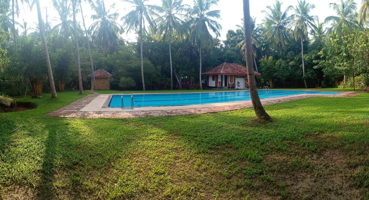 Soba Lanka Holiday Resort Melsiripura Екстериор снимка